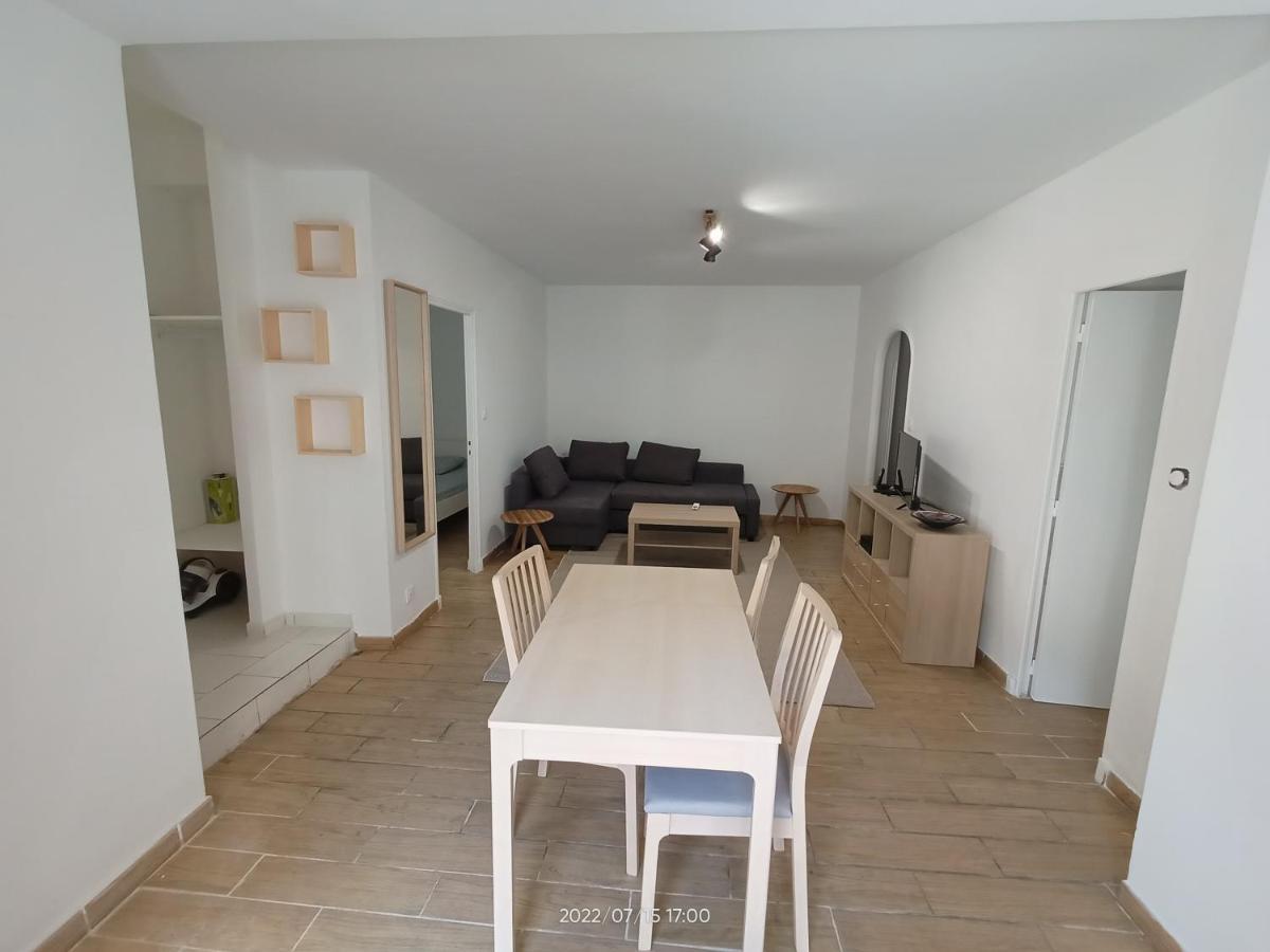 T2 Renove En Rdc Avec Cour, Intra Muros Avignon Exterior foto